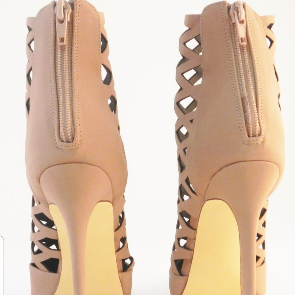 Heels - Picture 5 of 5